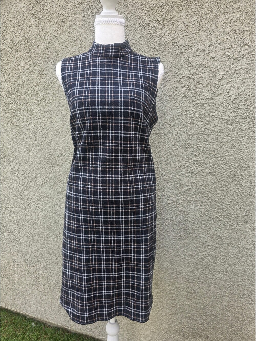Ann Taylor Sleeveless Plaid Dress Size 8
